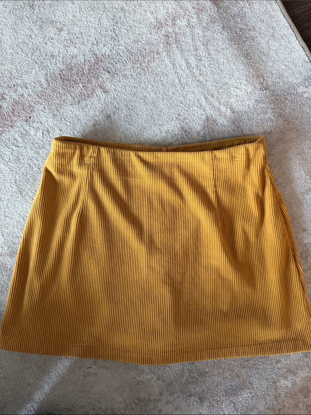 HALARA Ribbed Mini Skirt in Mustard Yellow
